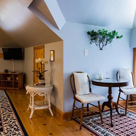 A Hidden Gem Bed And Breakfast Windsor Ngoại thất bức ảnh